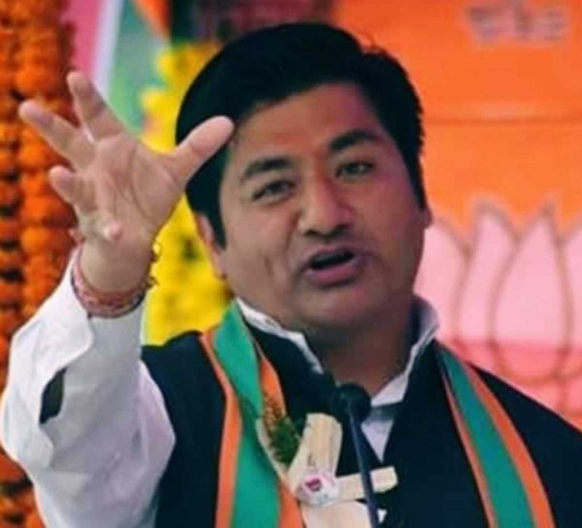 सिक्किम भाजपा के पूर्व अध्यक्ष डीबी चौहान ने दिया इस्तीफा